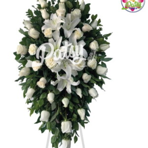 Florería en Miraflores Fúnebres y florales Hermoso Trípode fúnebre con rosas y lirios blancos